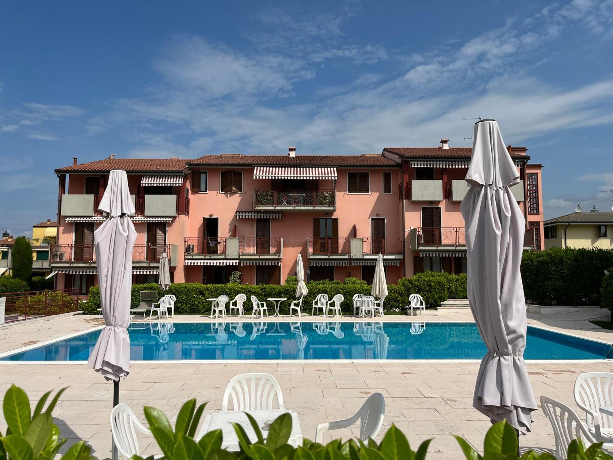 Apartment Mavi Bardolino Luaran gambar