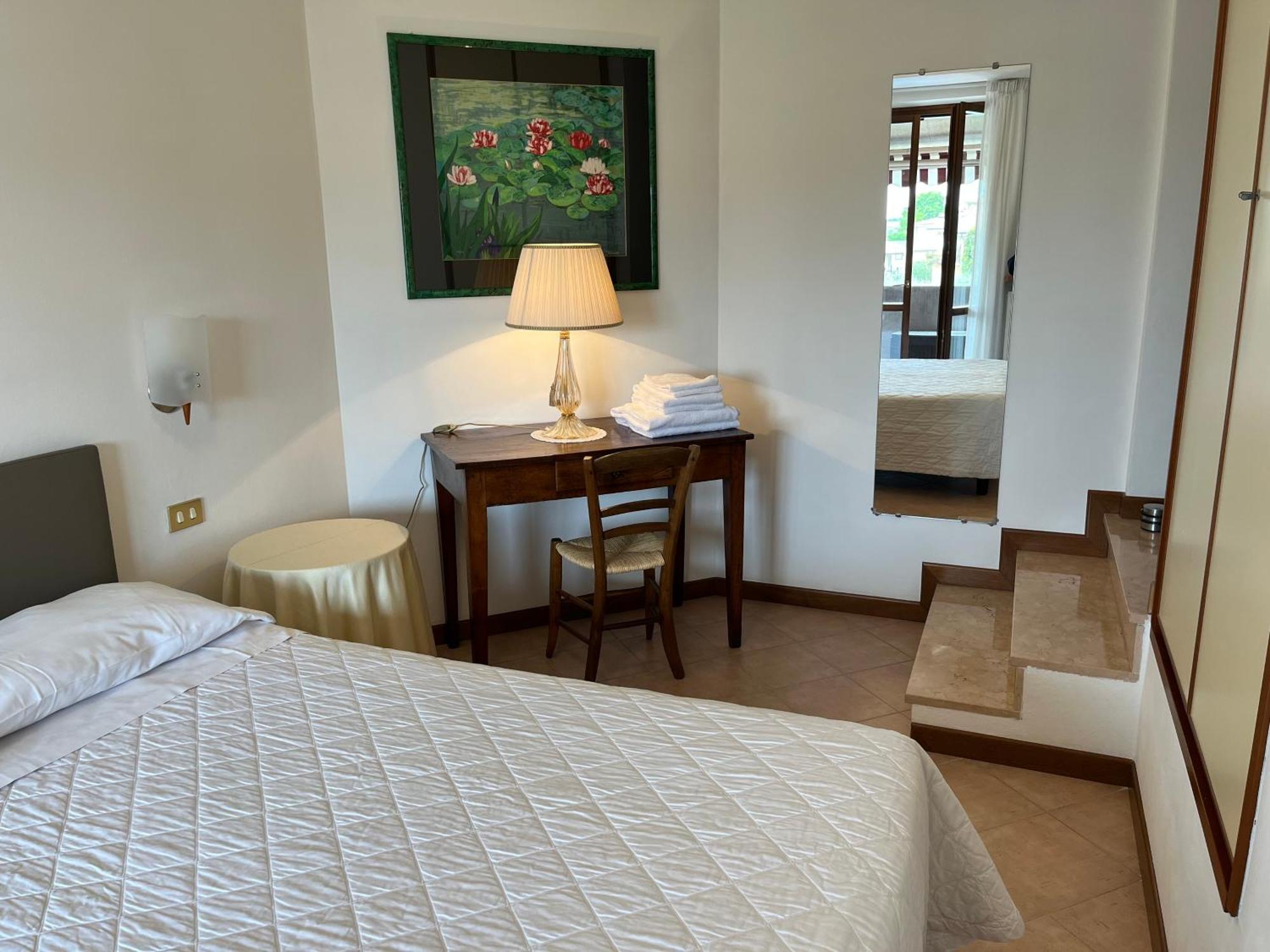Apartment Mavi Bardolino Luaran gambar